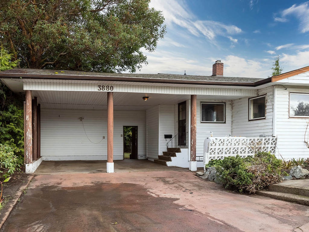 Cadboro Bay • Marc OwenFlood • Personal Real Estate Corporation Victoria BC