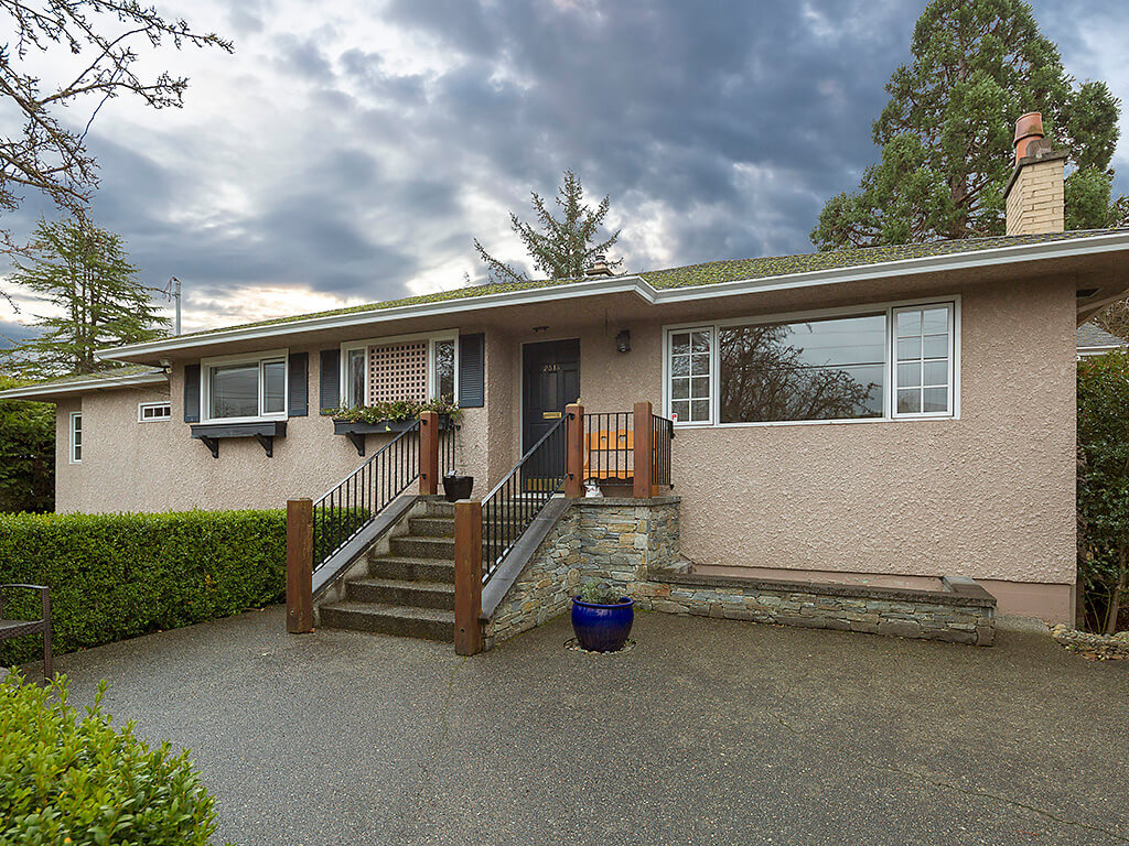 South Oak Bay • Marc OwenFlood • Personal Real Estate Corporation Victoria BC