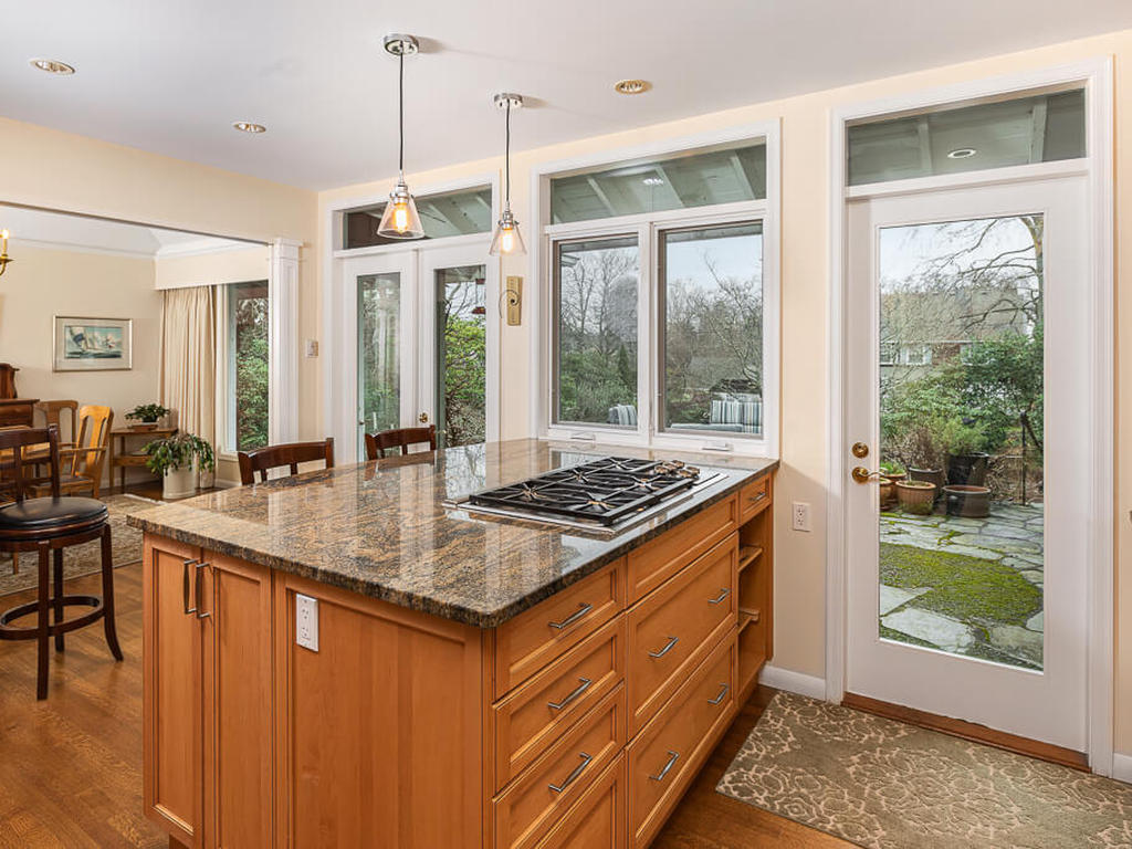 Uplands • Marc OwenFlood • Personal Real Estate Corporation Victoria BC