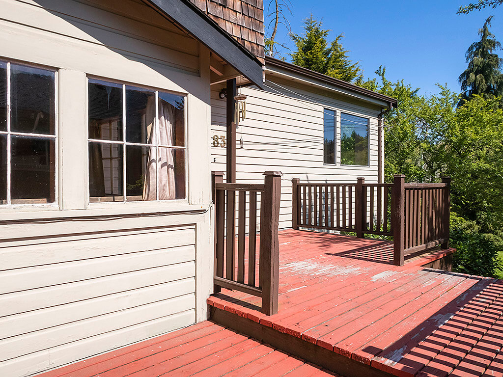 Strawberry Vale • Marc OwenFlood • Personal Real Estate Corporation