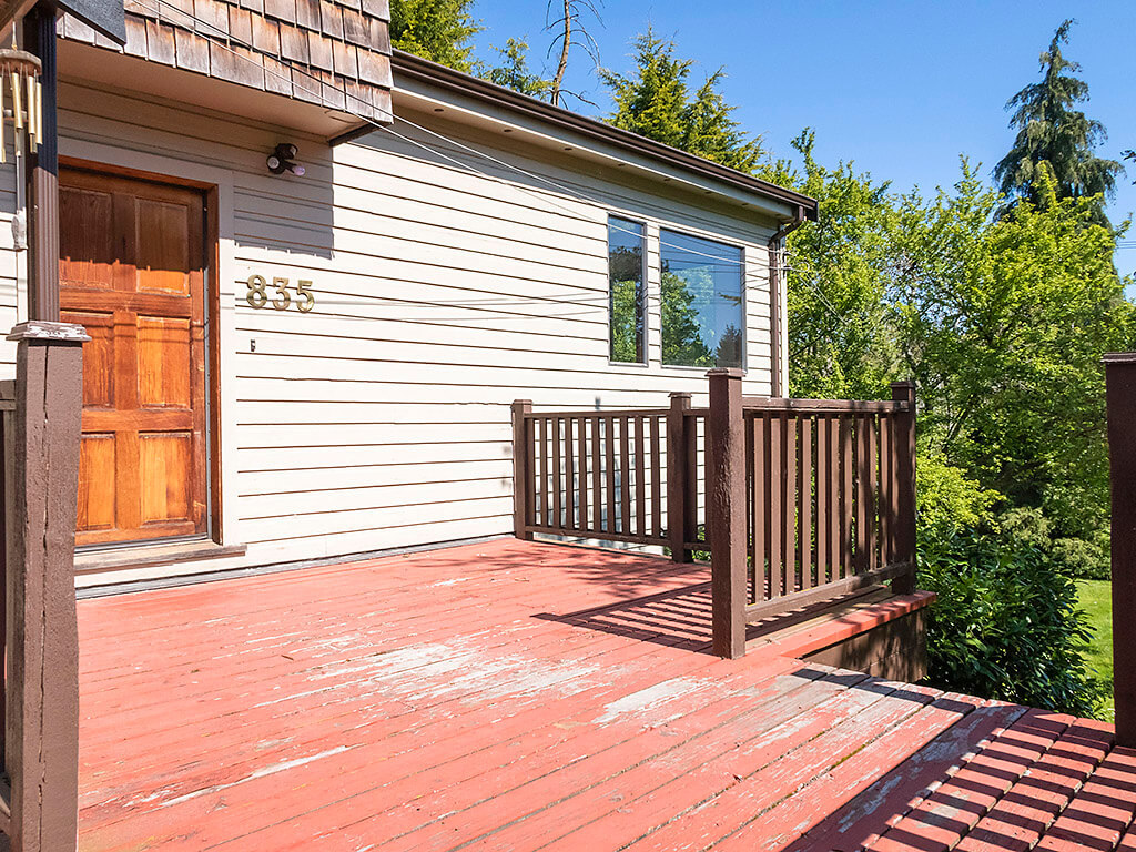 Strawberry Vale • Marc OwenFlood • Personal Real Estate Corporation