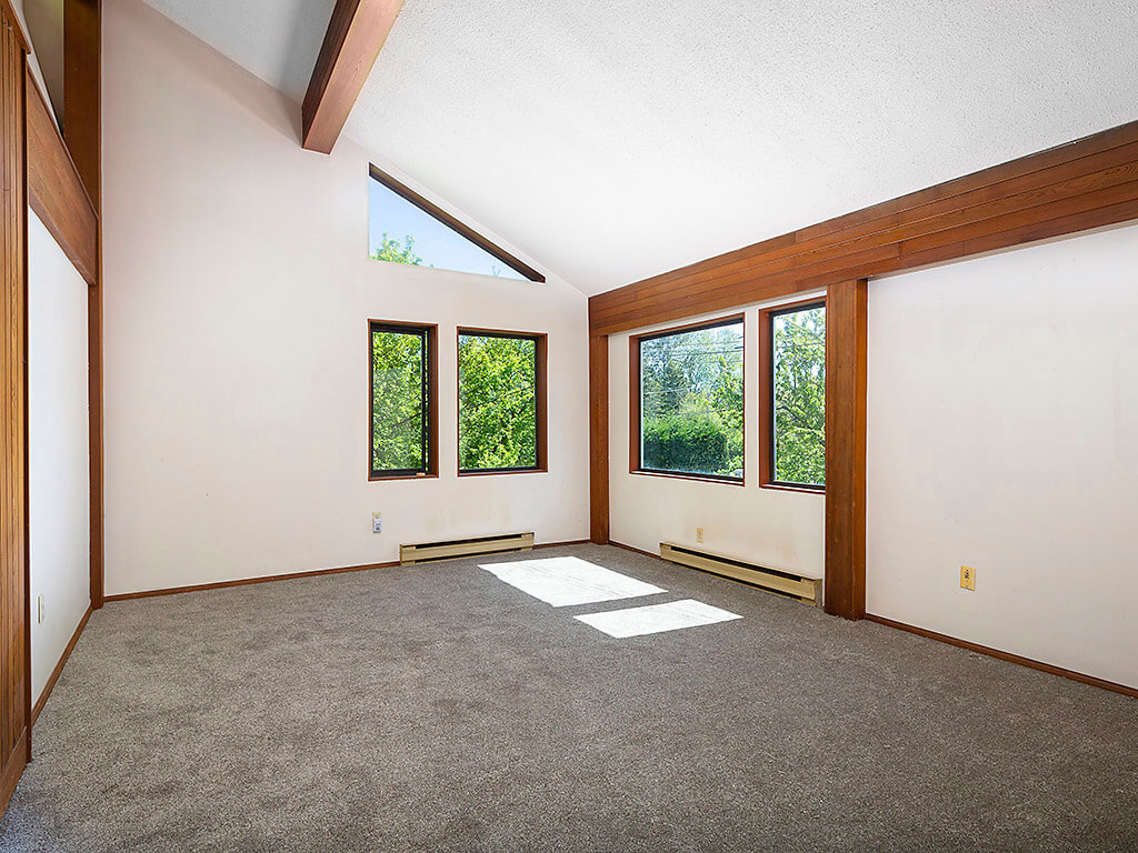 Strawberry Vale • Marc OwenFlood • Personal Real Estate Corporation