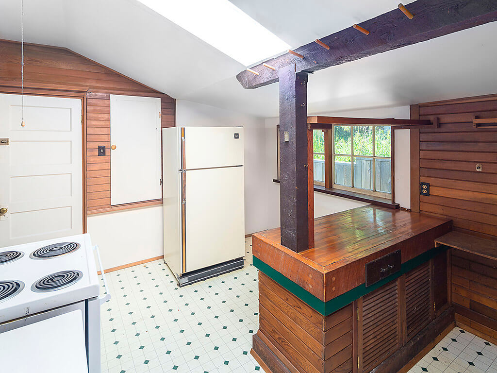 Strawberry Vale • Marc OwenFlood • Personal Real Estate Corporation