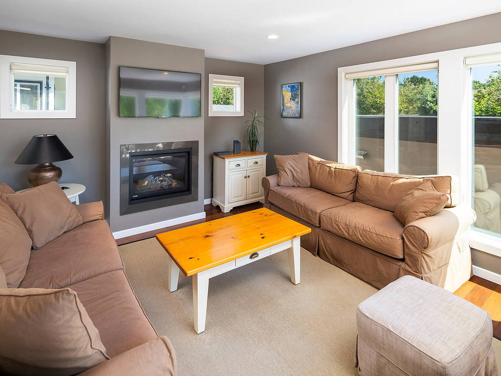 Estevan • Marc OwenFlood • Personal Real Estate Corporation Victoria BC